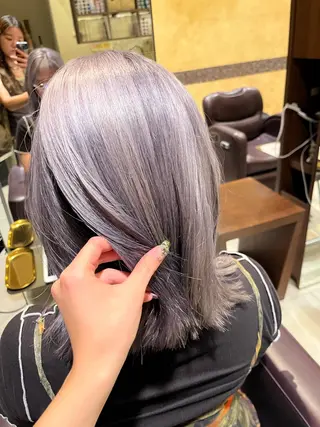 ミディアム ルナ｜縮毛矯正 ×デザインカラー🥝のヘアスタイル