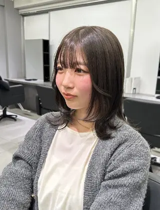 ミディアム Luisハイライト　 喜連瓜破、髪質改善のヘアスタイル