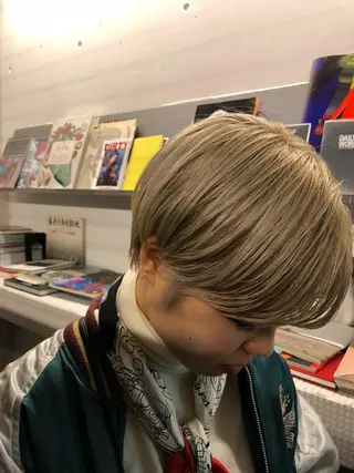 ショート カラー NOUN所属・eri kinjoのヘアスタイル