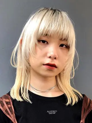 ミディアム カラー ブリーチ😼 ボブ✍️レイヤーのヘアスタイル
