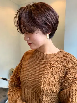 ショート SAKINO. ベージュカラーのヘアスタイル