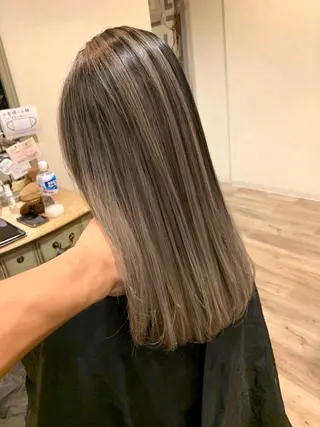 ロング Lit.豊橋 夏目のヘアスタイル