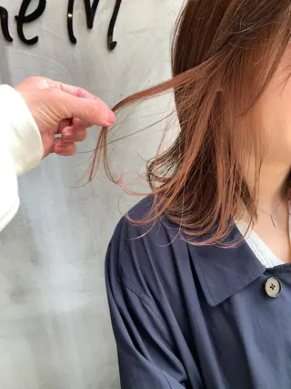 ミディアム カラー トップ スタイリストのヘアスタイル