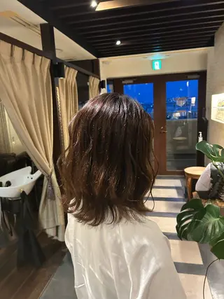 ミディアム 似合わせレイヤー/透 明感カラー/momiのヘアスタイル