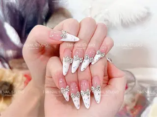 ネイル 渋谷T&B もも ロング無制限中⭐️のネイルデザイン