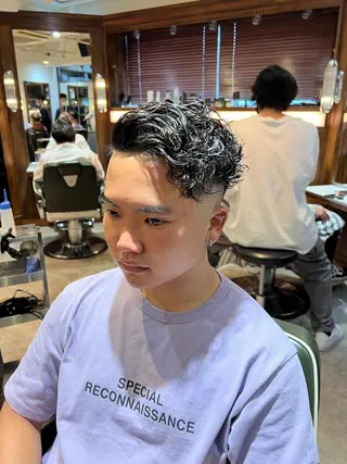ショート パーマ メンズ 🎱メンズフェード 特化HYOGA🎱のヘアスタイル