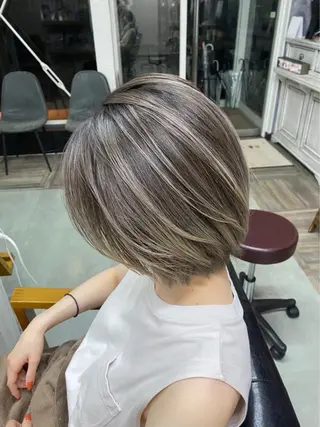ショート 🩵albis/めい 大宮/ブリーチ🦋のヘアスタイル