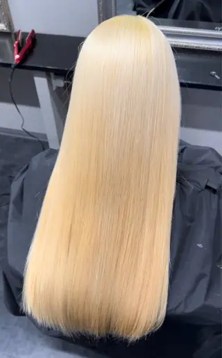 ロング カラー ヘアアレンジ ホワイトカラー/ ピンクベージュにったのヘアスタイル