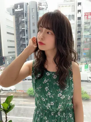ロング ＿WHITE鳳店 アンダーバーホワイトのヘアスタイル