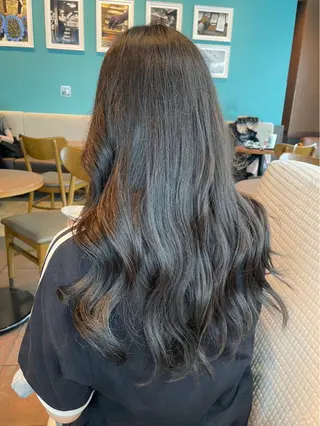 カラー 横内 英奈のヘアスタイル