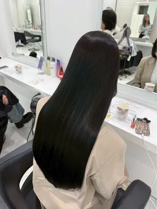 ロング カラー うる艶ワンホン🖤 HINANOのヘアスタイル