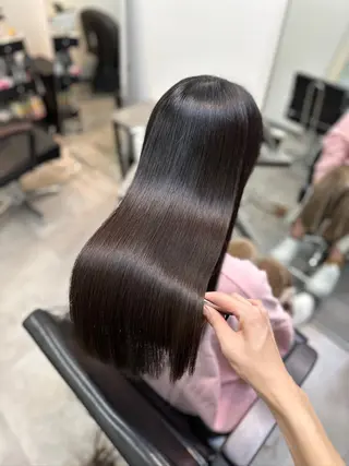 ロング ブリーチ縮毛矯正/ 複雑履歴🉑/タイチのヘアスタイル
