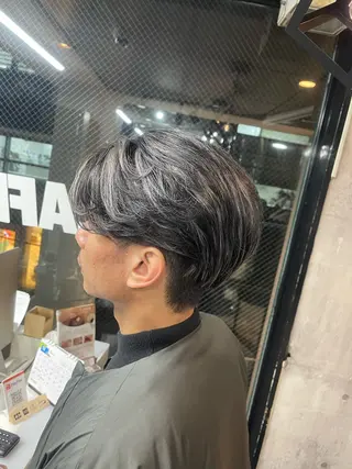 ショート ブリーチ縮毛矯正 LAFFYuiのヘアスタイル