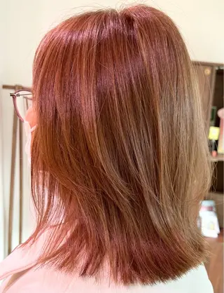 ミディアム Cuthie 泉川のヘアスタイル