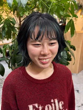 ショート カラー 高梨 菜々のヘアスタイル