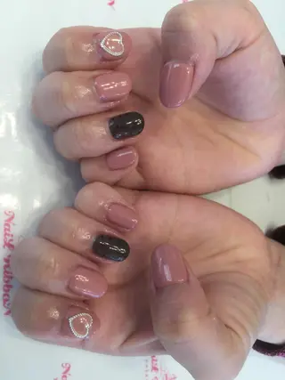 ネイル ネイルリボン 受付スタッフのネイルデザイン