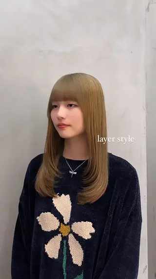 セミロング 𝙆𝙖𝙞🎀🩶 レイヤー/縮毛矯正のヘアスタイル
