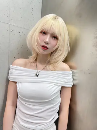 ミディアム 韓国/レイヤー/艶髪 ルキアのヘアスタイル