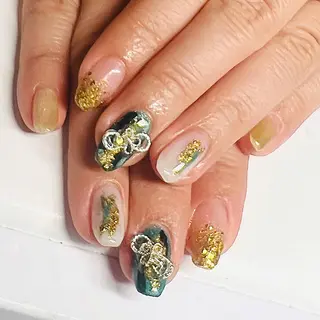 ミディアム Nail Salon midnightのネイルデザイン