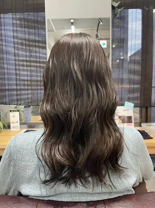 ミディアム カラー Sloth 🦥 MARINAのヘアスタイル