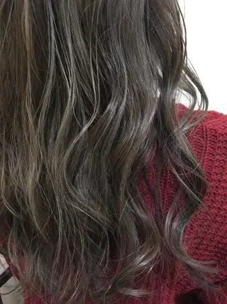 ロング カラー ヘアアレンジ IVY villa Suzu.のヘアスタイル