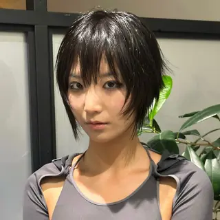 ショート マエダルイ🌐 レイヤースタイルのヘアスタイル