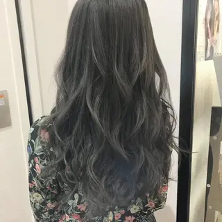 ロング 岸川 恭子のヘアスタイル