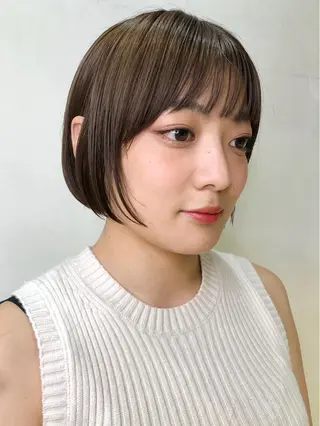 ショート カラー ブリーチ😼 ボブ✍️レイヤーのヘアスタイル