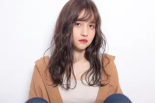 ロング カラー 榎園 由美のヘアスタイル