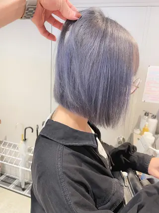 カラー ハイトーン×レイヤー カットTAKUMIのヘアスタイル