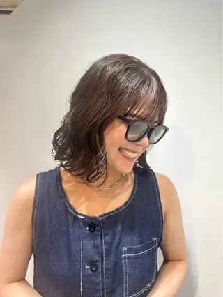 ミディアム カラー 宮本 紗菜のヘアスタイル