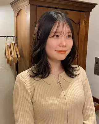 ミディアム 透明感カラー 🦙なりたりみのヘアスタイル