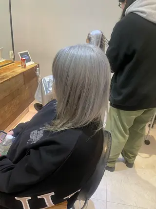 ミディアム カラー Hika.ハイトーン 髪質改善🩵ᩚ🫧のヘアスタイル