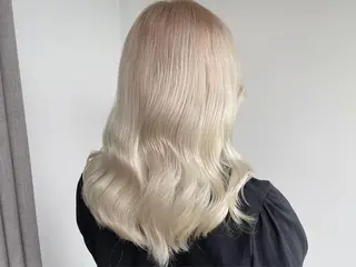 セミロング カラー ✅ケアブリーチ✅ トヨオカ ノブヒデのヘアスタイル