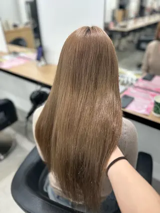 ロング カラー YUKA🤍ベージュ /ミルクティーのヘアスタイル