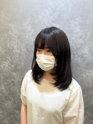 ミディアム 🕯コバ/レイヤー/ 複雑履歴美髪縮毛🕯のヘアスタイル