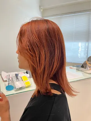 カラー Louwe 小島のヘアスタイル