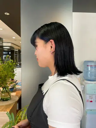ショート カラー ハイトーン/レイヤー 似合わせ・ユキノのヘアスタイル