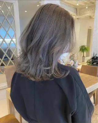 ミディアム カラー 廣瀬双葉 トップスタイリストのヘアスタイル