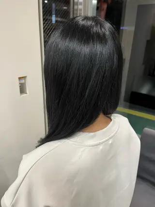 セミロング ☘️上村 ☘️髪質 改善/透明感カラーのヘアスタイル