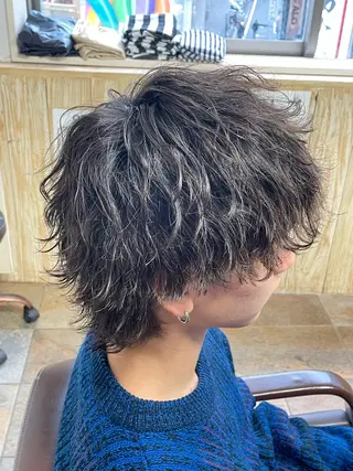 ショート パーマ メンズ 榎戸 怜真のヘアスタイル
