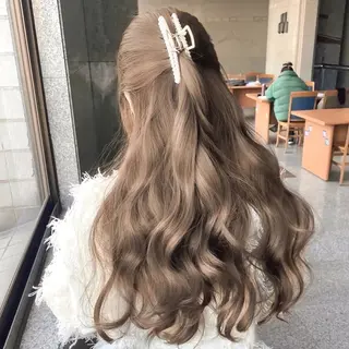 セミロング カラー ヘアアレンジ 赤み消し🫧韓国ヘア 🫧藤岡誠也のヘアスタイル