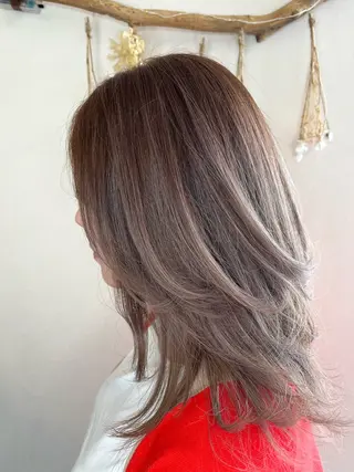 ミディアム 古川 安紀のヘアスタイル