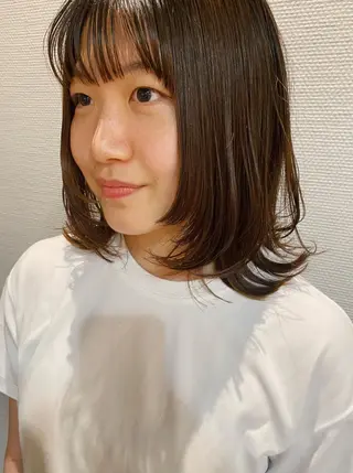 ミディアム 塩澤 榛奈のヘアスタイル