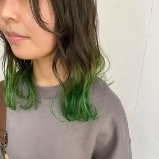 ミディアム カラー 久保田 千尋のヘアスタイル