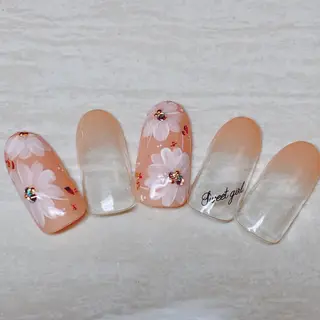 ミディアム .. momoko🕊のネイルデザイン