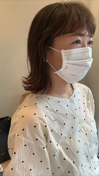 ミディアム SAKINO. ベージュカラーのヘアスタイル