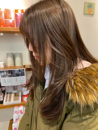 セミロング カラー ナチュラルヘア🫧 ナナミのヘアスタイル