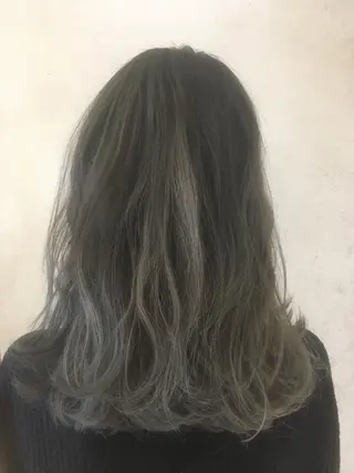 ミディアム カラー 吉村 絢乃のヘアスタイル