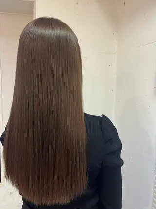 セミロング 髪質改善チェルシー 表参道💎縮毛矯正のヘアスタイル